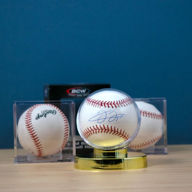 GOLD BASE BASEBALL HOLDER