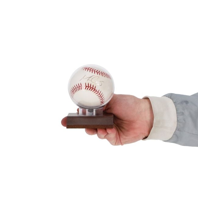 WOODBASE BASEBALL HOLDER